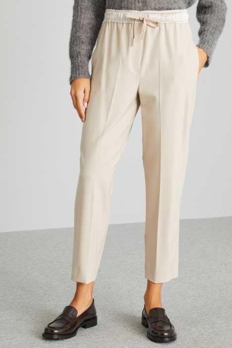 Pantaloni con cintone in raso
