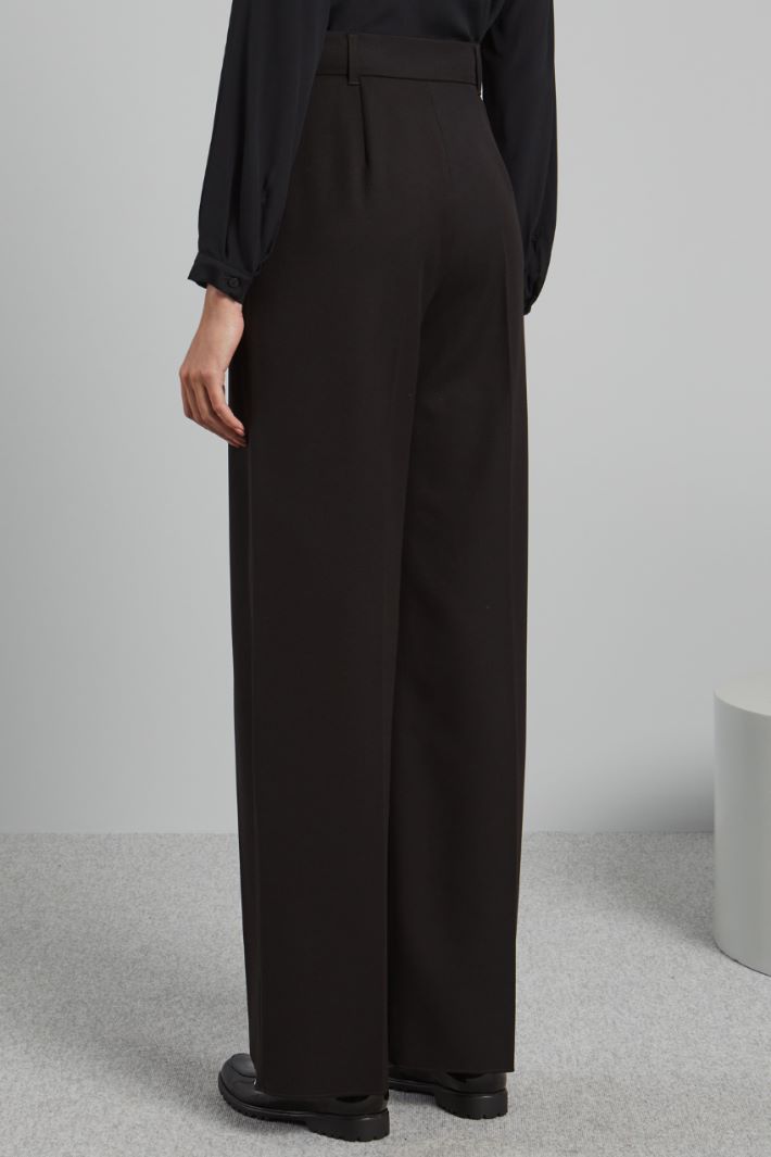 Trousers with sewn pleats Intrend - 2