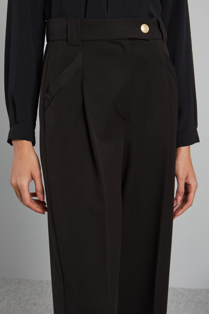 Trousers with sewn pleats Intrend - 4