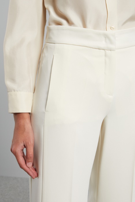 Pantaloni in enver satin