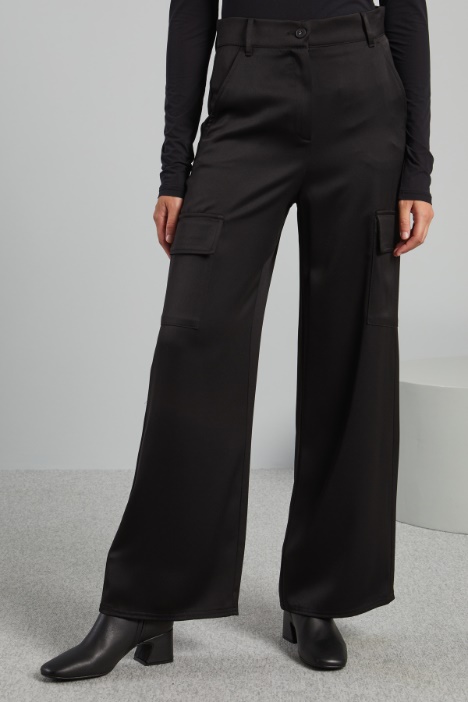 Pantaloni cargo in raso