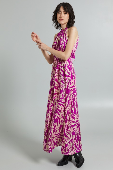 Abito con scollo all'americana