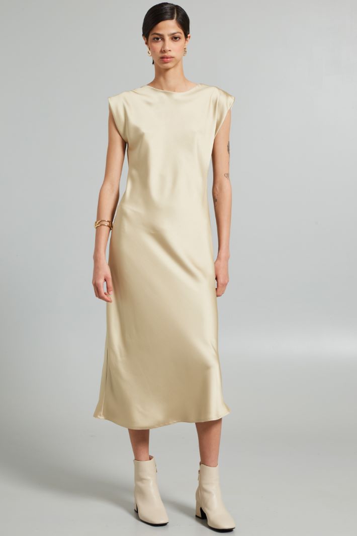 Midi satin dress Intrend - 3