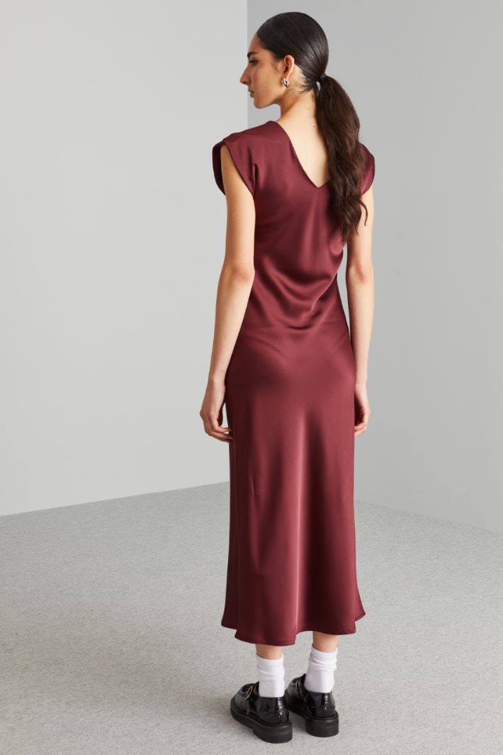 Midi satin dress Intrend - 2