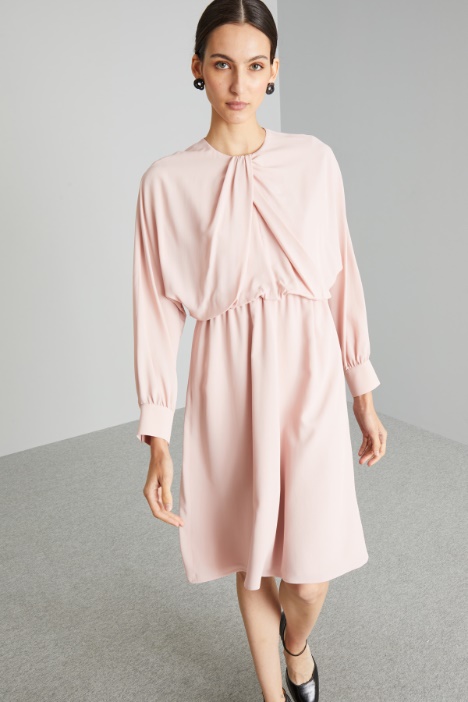 Abito con corpino drappeggiato