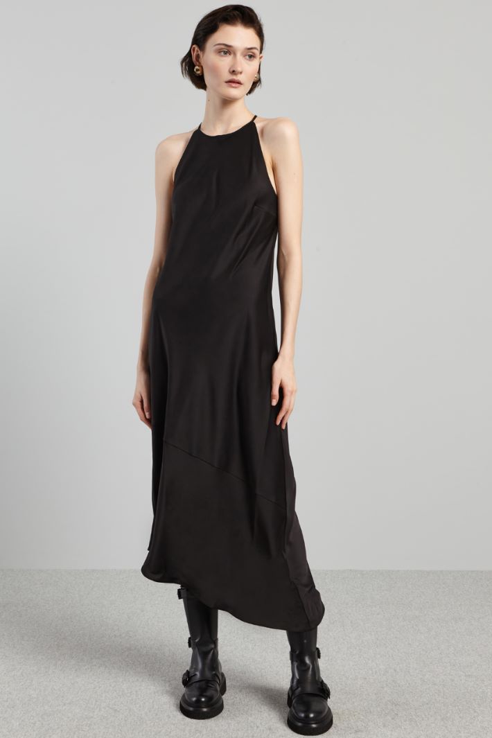 Asymmetric satin dress Intrend