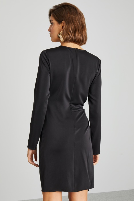 Abito con drappeggio