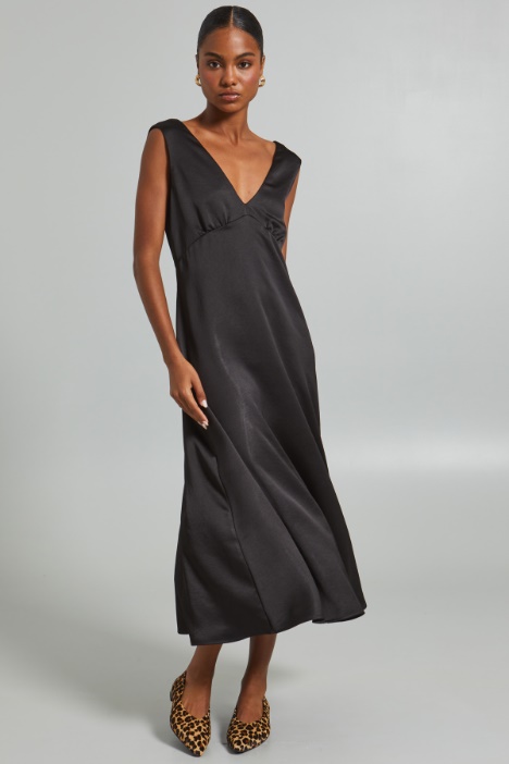 Vestido acampanado de satén