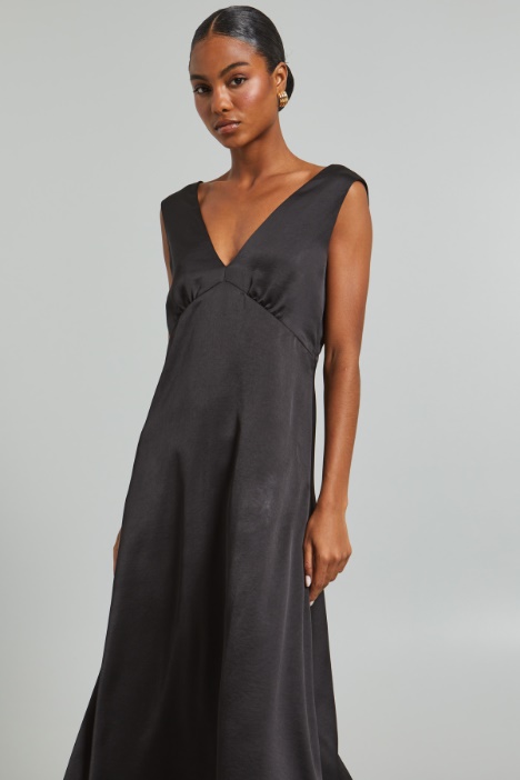 Vestido acampanado de satén