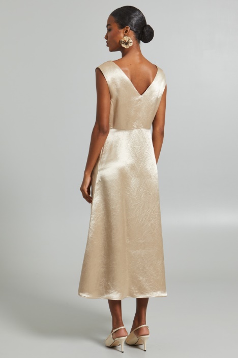 Abito svasato in raso