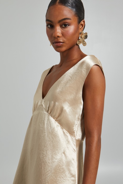 Abito svasato in raso