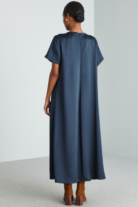 Abito lungo con tasche