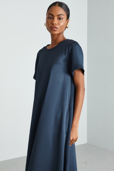 Abito lungo con tasche