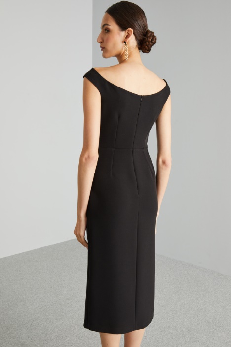 Tubino con scollo a barchetta