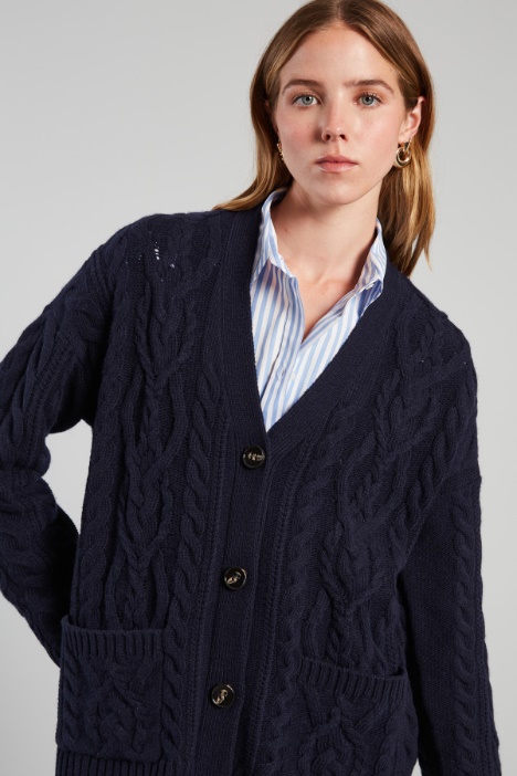 Cardigan morbido a trecce