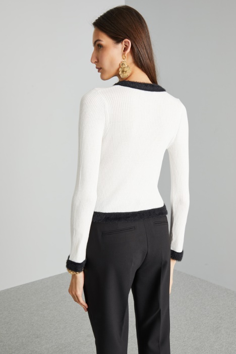 Cárdigan con perfiles en contraste