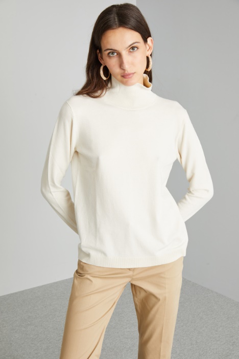 Silk and wool yarn turtleneck sweater Intrend