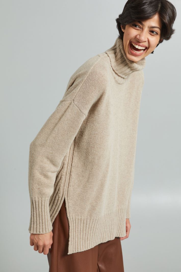 High neck sweater with slits Intrend - 4