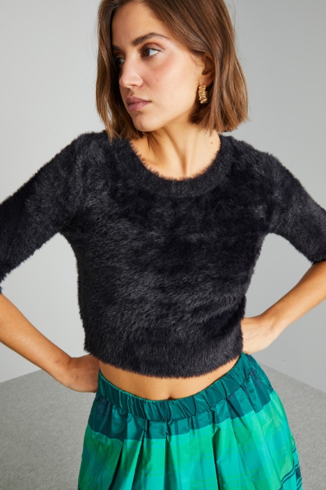 Maglia cropped effetto peluche