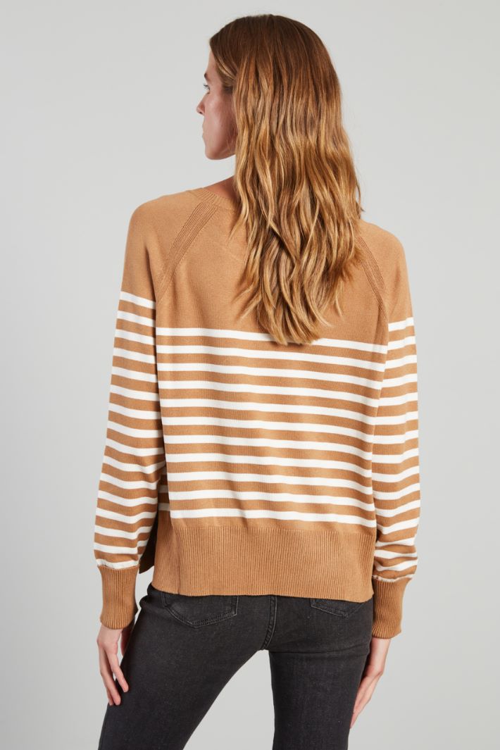 Sweater with turned-up sleeves Intrend - 2