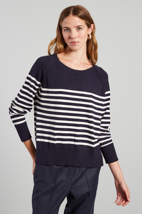 Sweater with turned-up sleeves Intrend