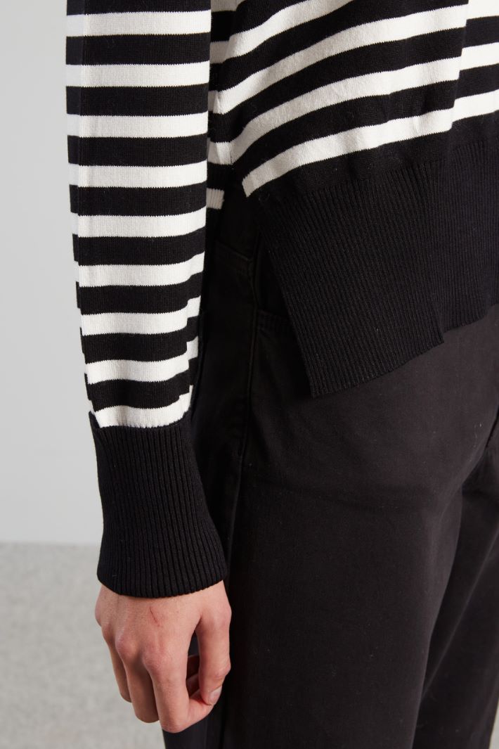 Sweater with turned-up sleeves Intrend - 4