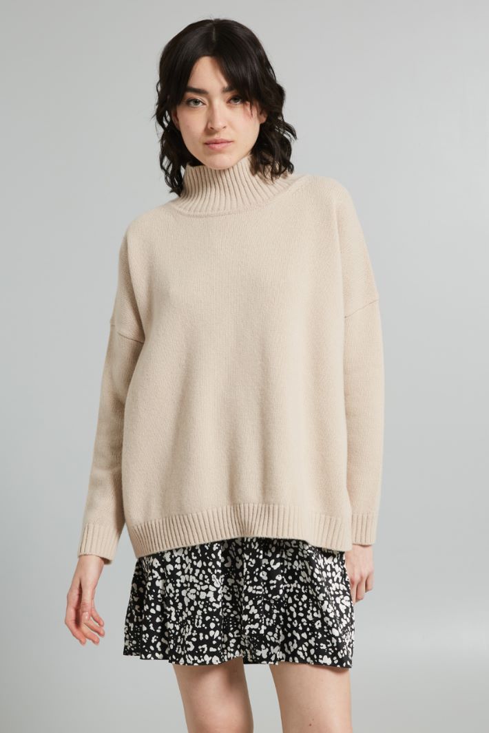 Oversized high neck sweater Intrend - 3