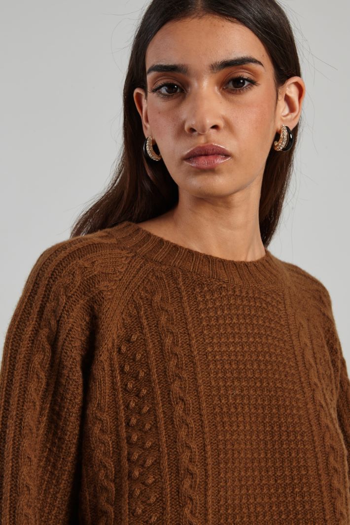 Multi-knit pattern sweater Intrend - 2