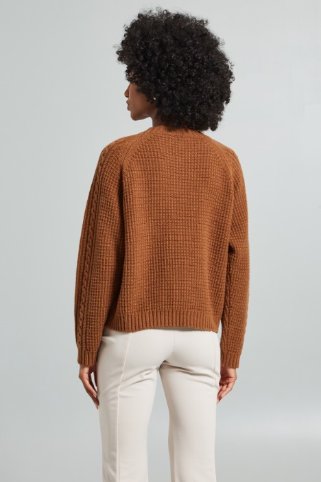 Jersey con diseño en relieve