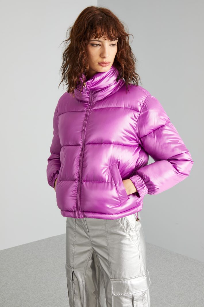 Short shiny down jacket Intrend - 3