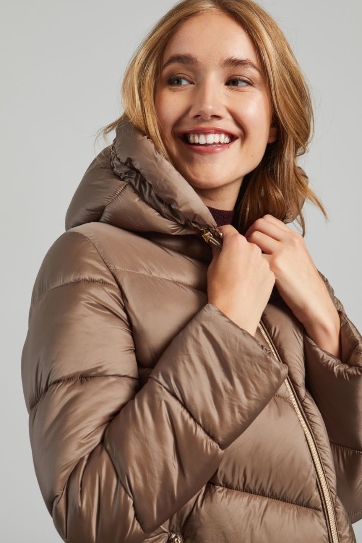 Hooded satin down jacket Intrend - 4