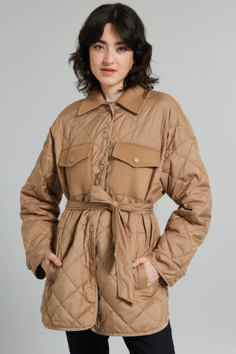 Imbottito con dettagli in panno