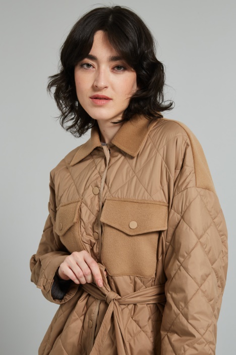 Imbottito con dettagli in panno