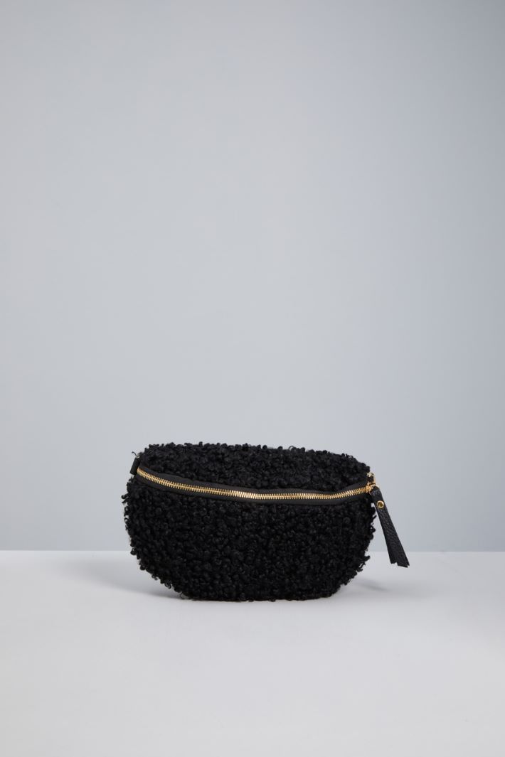 Bouclé beltbag Intrend