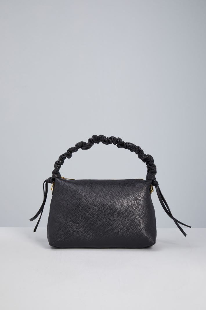 Bag with curled handle Intrend