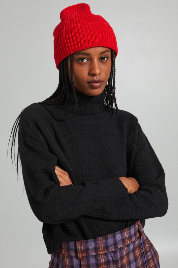 Turn-up beanie hat Intrend