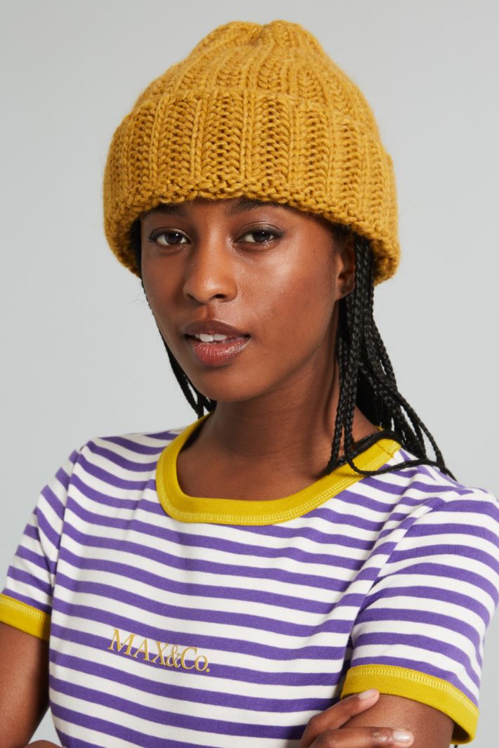 Turn-up beanie hat Intrend