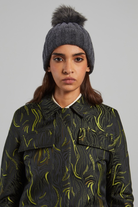 Gorro canalé con pompón