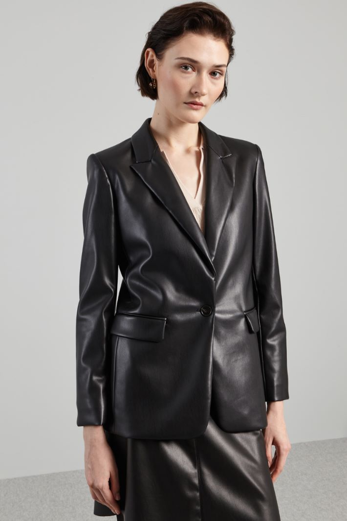 Faux leather blazer Intrend - 3