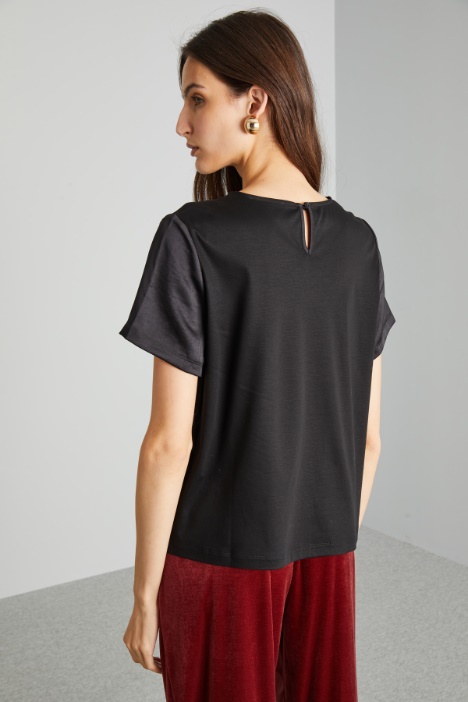 Top in raso e jersey