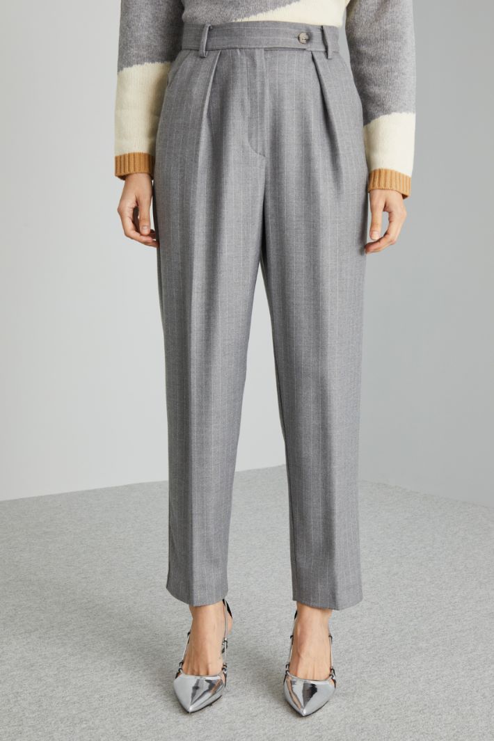 Carrot-fit pinstriped trousers Intrend - 2