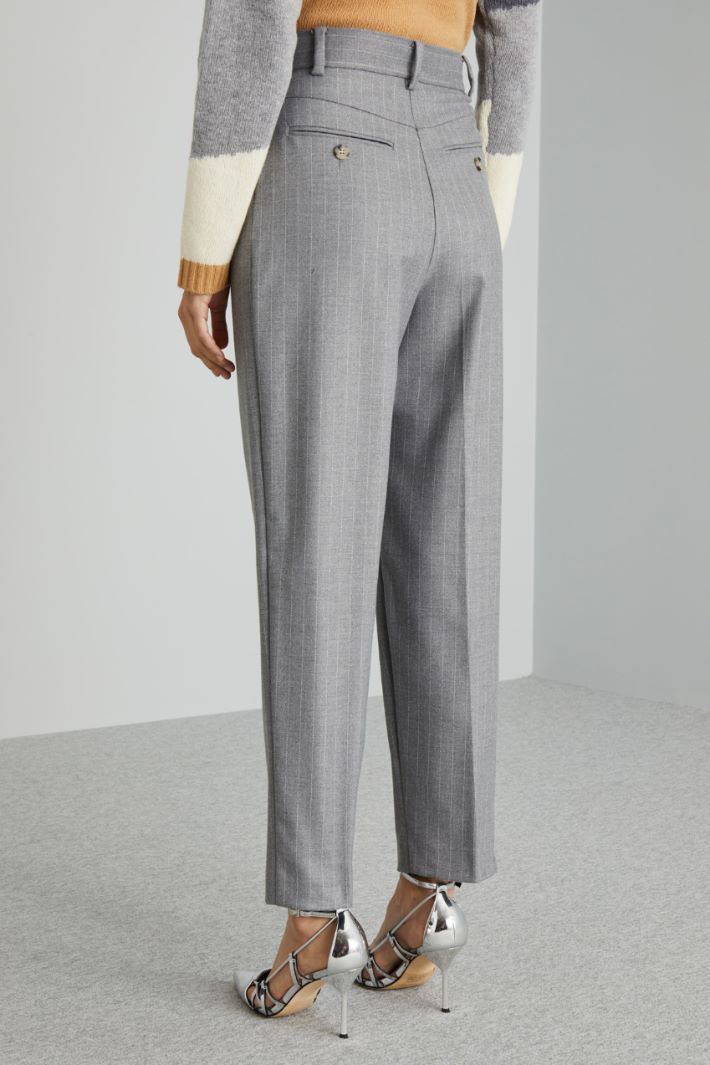 Carrot-fit pinstriped trousers Intrend - 3