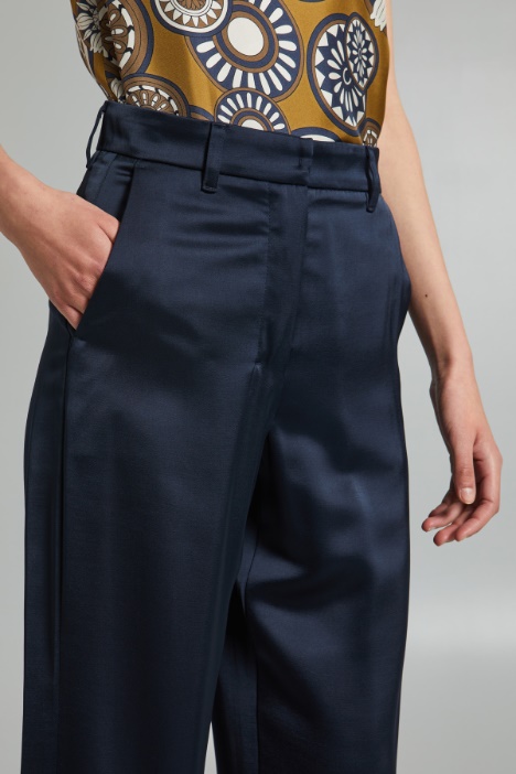 Pantaloni fluidi in raso