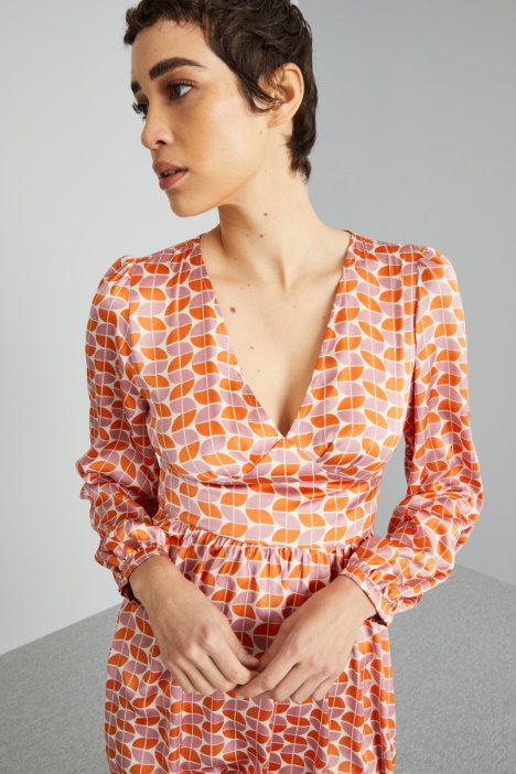 Vestido con escote en V