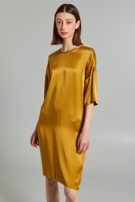 Abito a sacchetto in raso