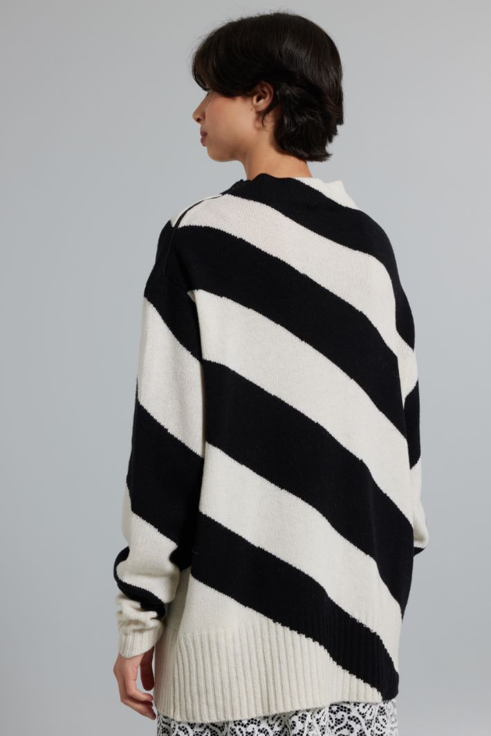 Long inlaid sweater Intrend - 2