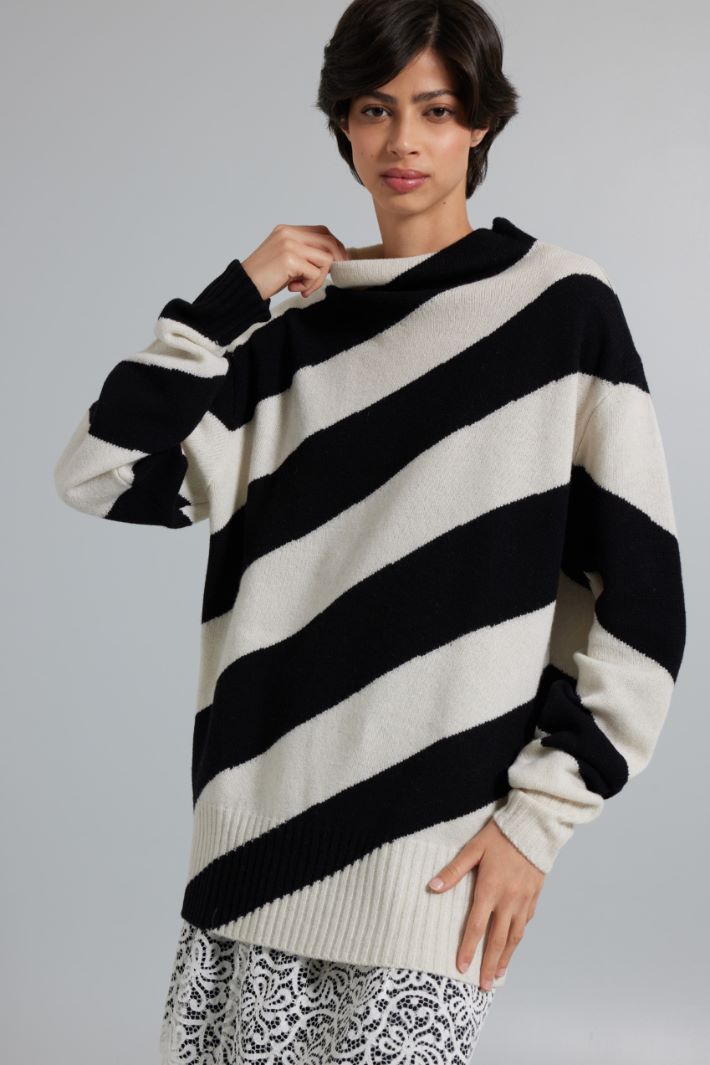 Long inlaid sweater Intrend - 3