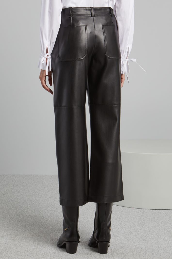 Cropped faux leather trousers Intrend - 2