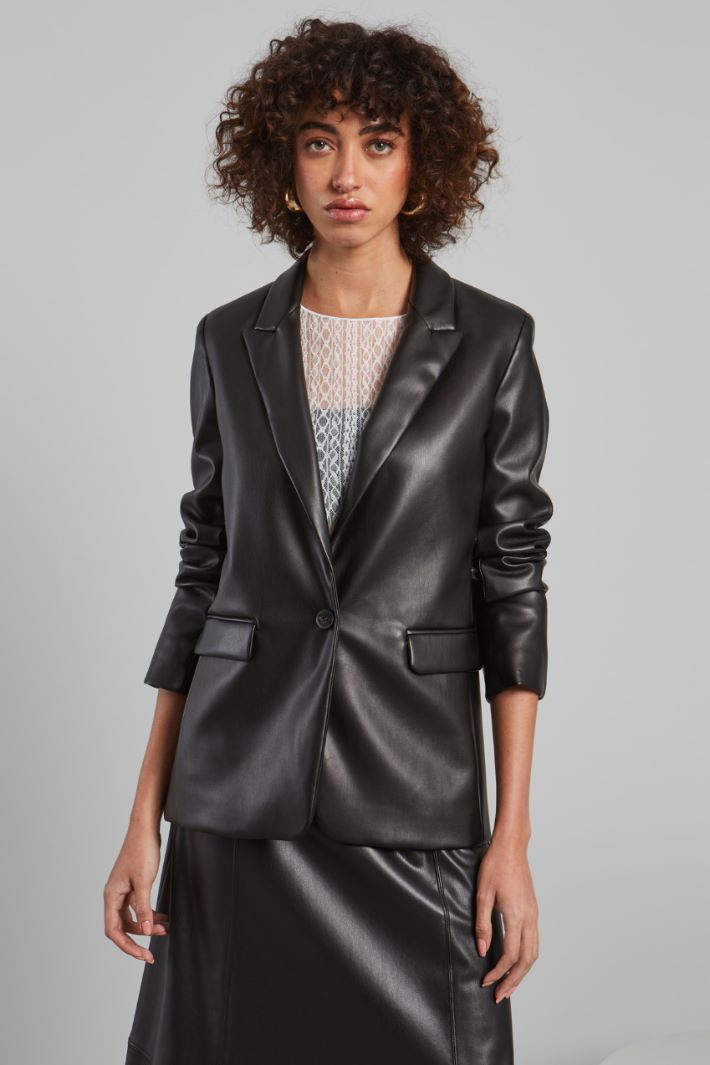 Faux leather blazer Intrend - 3