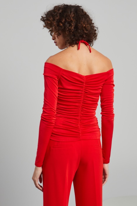 Top aderente con arricciatura